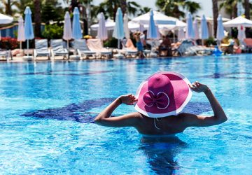 Γυναίκα και καλοκαίρι: Tips για ενυδάτωση και καλή υγεία