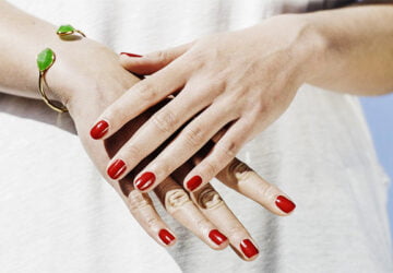 Χρώματα Βερνικιού που Ταιριάζουν στα Κοντά Νύχια