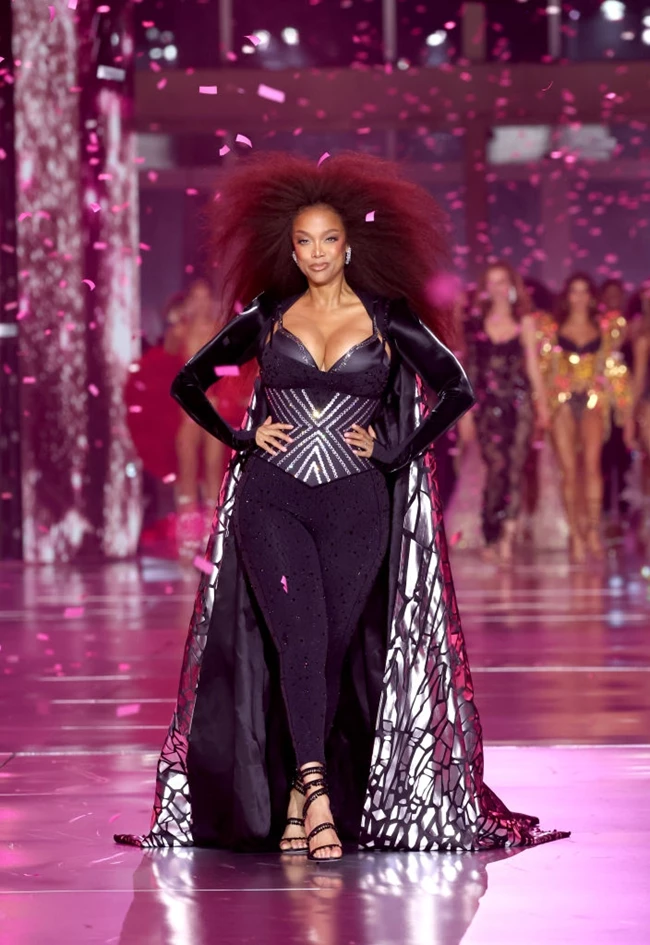 Victorias Secret Nea Epochi Nees Axies 10