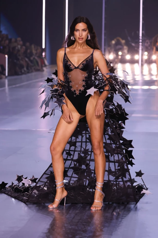 Victorias Secret Nea Epochi Nees Axies 14