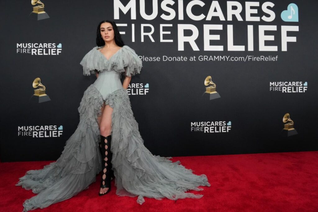 Η Charlie XCX με Jean Paul Gaultier 2