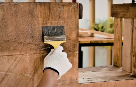 Αναπαλαιώστε τα Παλιά Έπιπλά σας και Δώστε τους Νέα Ζωή