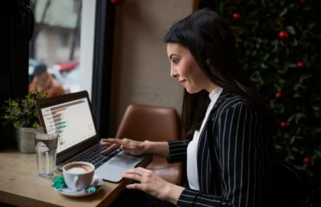 Επάγγελμα Γυναίκα: Η σύγχρονη γυναίκα ανάμεσα σε καριέρα, οικογένεια και προσωπικούς στόχους