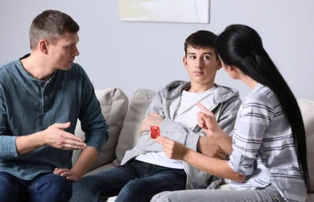 Ερωτικές Ανησυχίες Εφήβων και ο Ρόλος των Γονέων στη Σεξουαλική Αγωγή