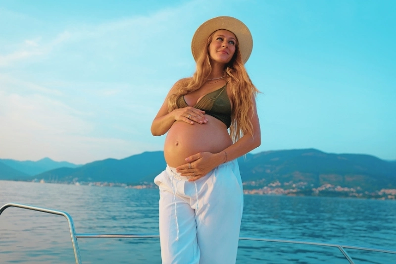 Επιτρέπεται το Μπάνιο στη Θάλασσα στην Εγκυμοσύνη το Καλοκαίρι; Τι Πρέπει να Προσέχετε
