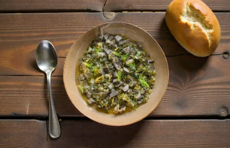 Παραδοσιακή Μαγειρίτσα - Ένα Ταξίδι στην Ελληνική Κουζίνα